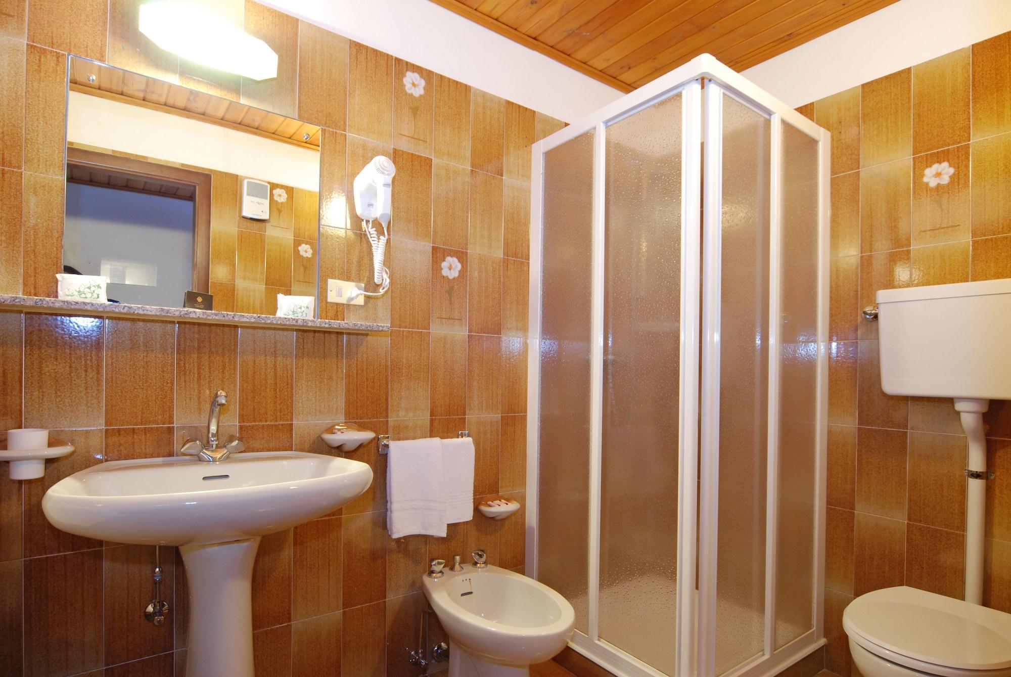 Sport Hotel Pampeago Tesero Buitenkant foto
