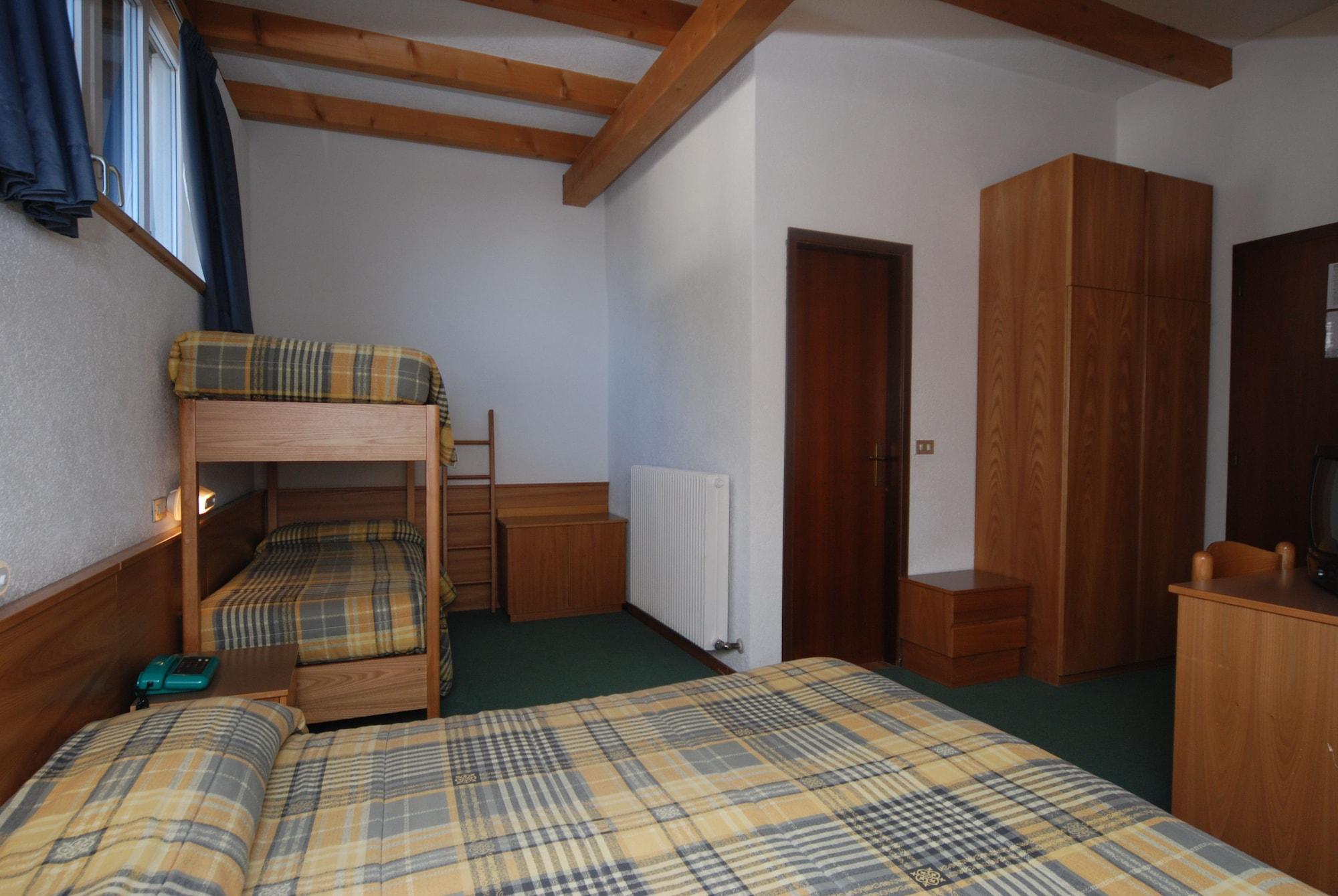 Sport Hotel Pampeago Tesero Buitenkant foto