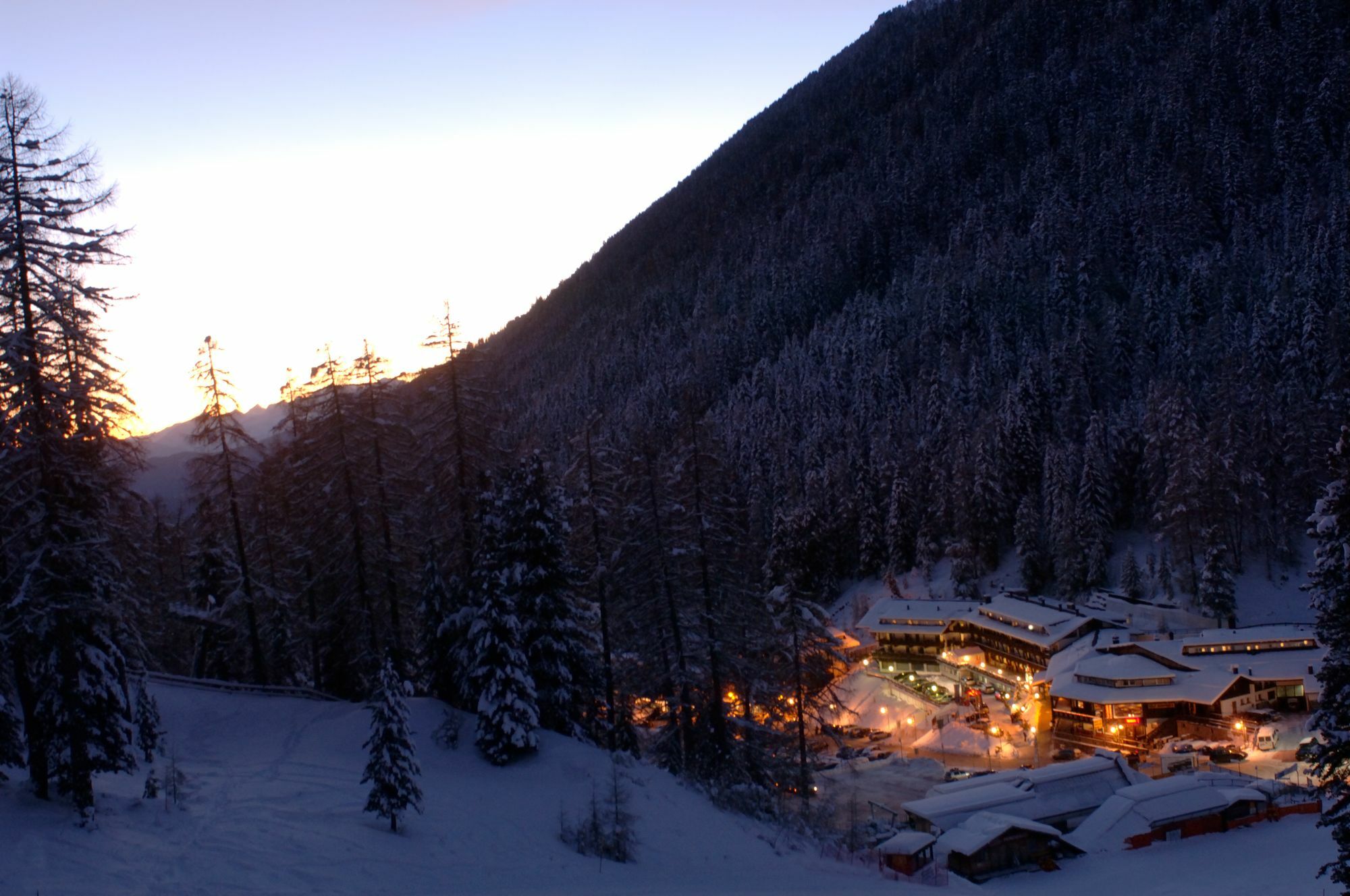 Sport Hotel Pampeago Tesero Buitenkant foto