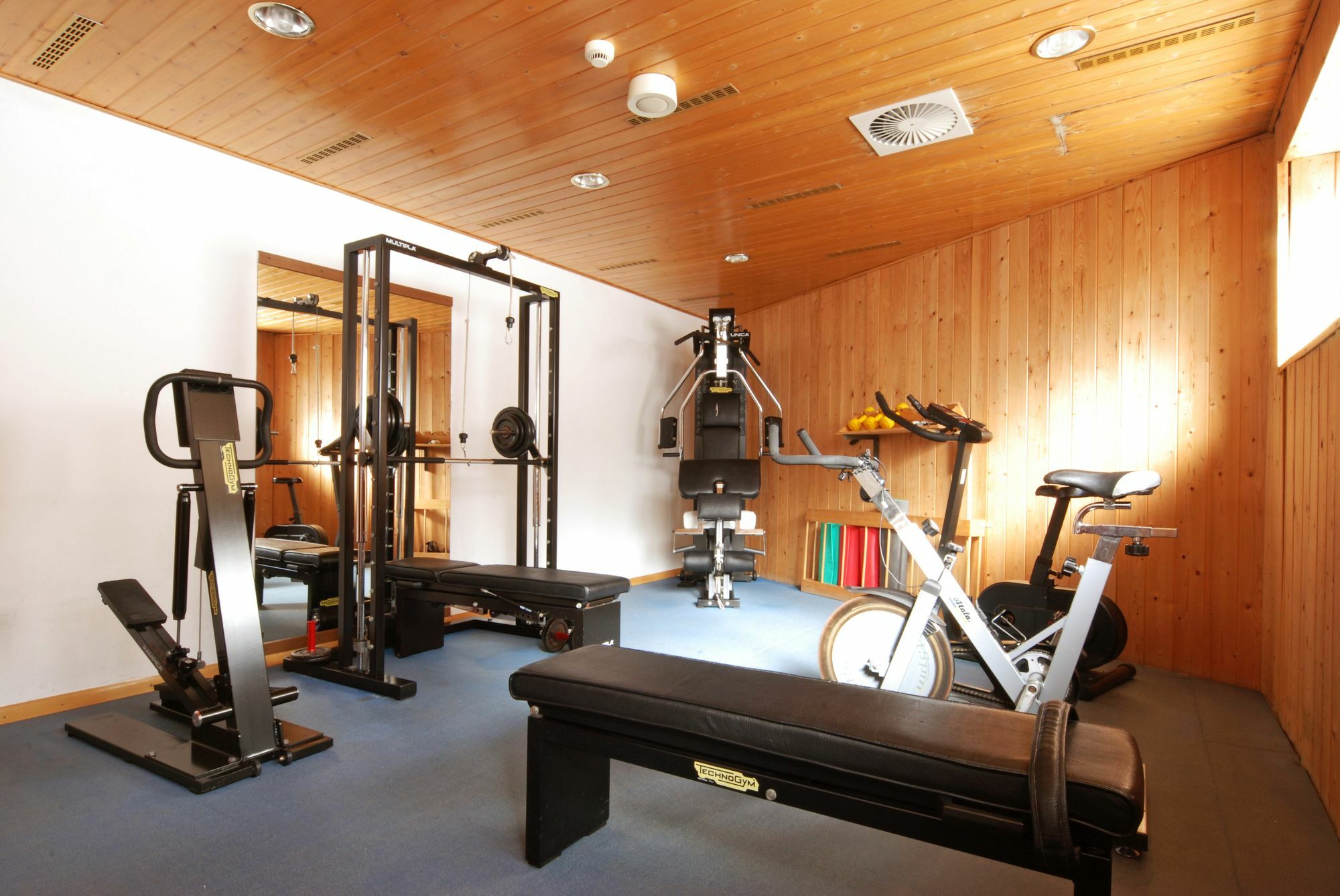 Sport Hotel Pampeago Tesero Buitenkant foto