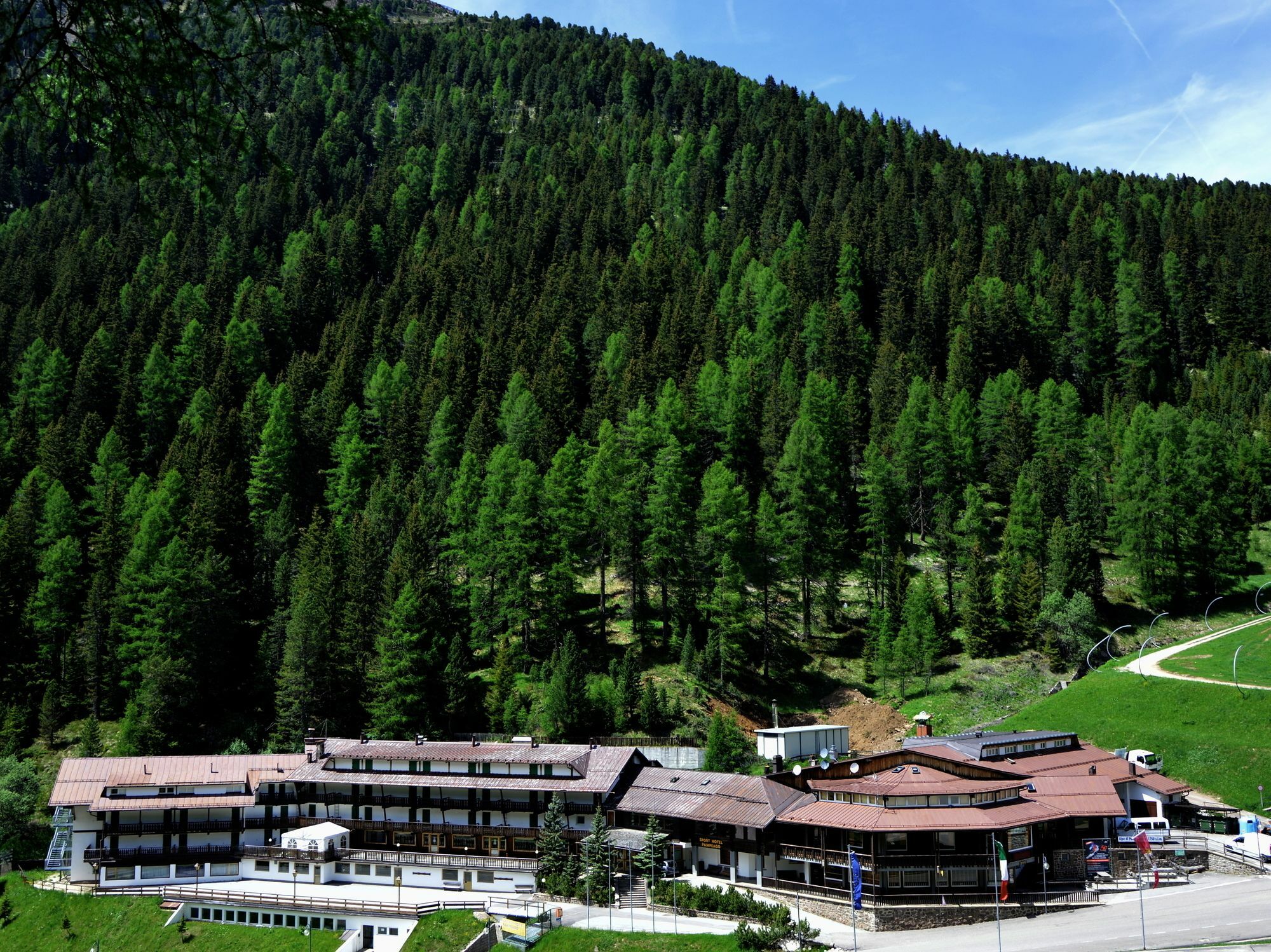 Sport Hotel Pampeago Tesero Buitenkant foto